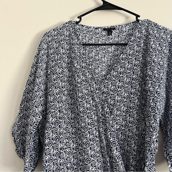 Talbots Women’s Navy White Viscose Paisley Wrap Blouse Medium - Picture 4 of 7